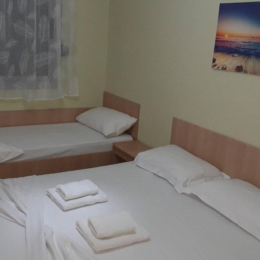 Disy Apartments Vlore Room photo