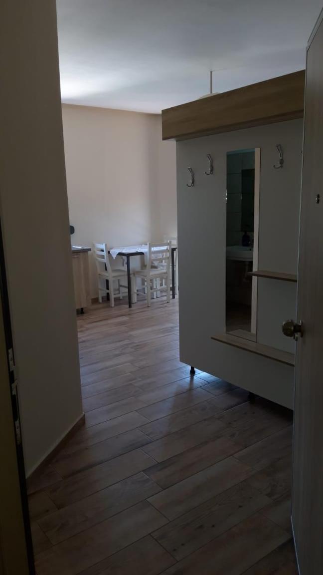 Disy Apartments Vlore Room photo