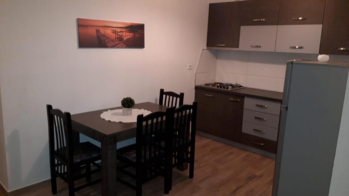 Disy Apartments Vlore Room photo