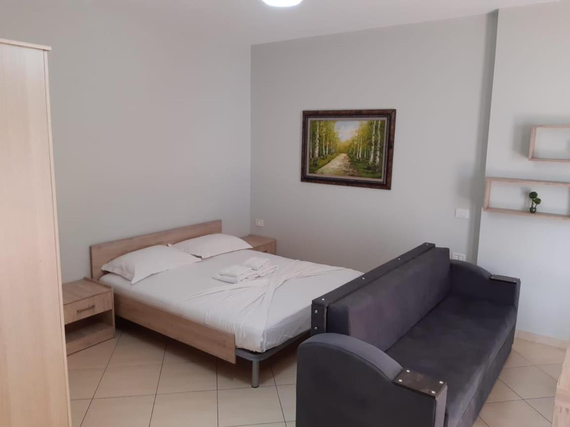 Disy Apartments Vlore Room photo